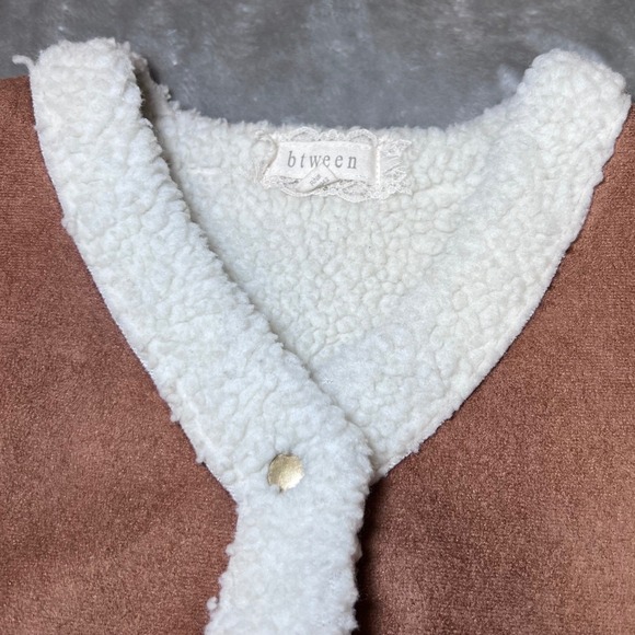 btween Sherpa Lined Faux Suede Vest Girls Large Brown Button Front Western Boho - Picture 7 of 13